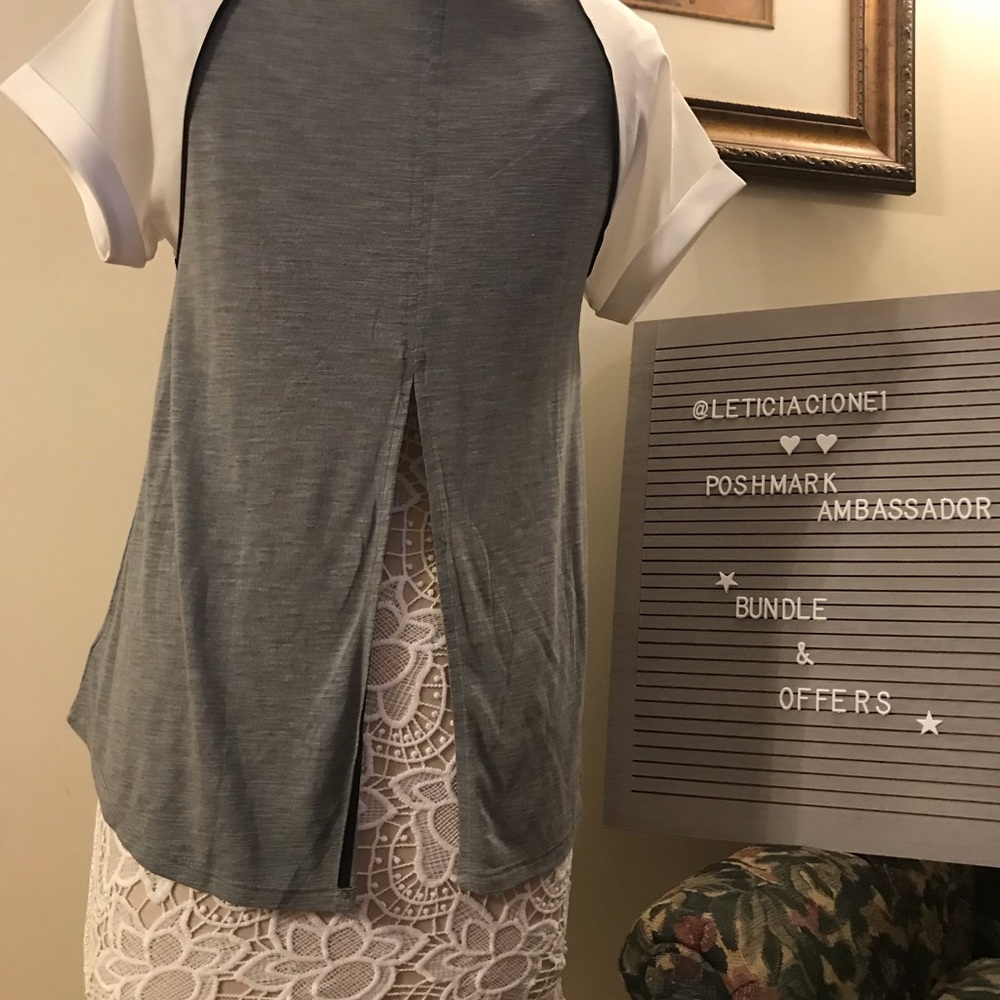 American Eagle Gray & White Medium Top - Picture 5 of 8